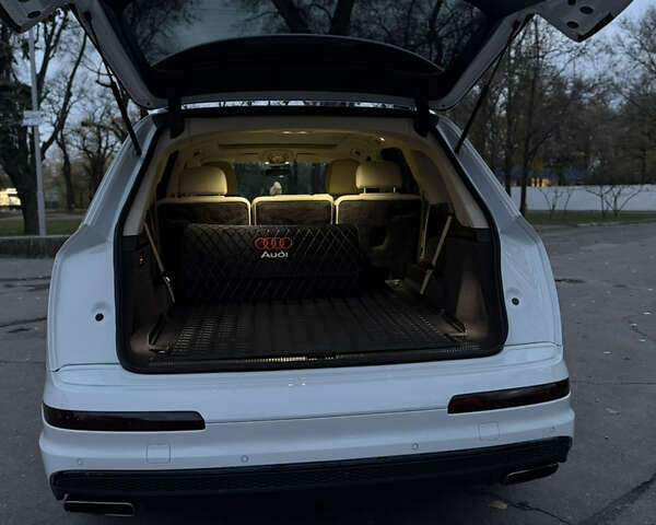 Білий Ауді Ку 7, об'ємом двигуна 1.98 л та пробігом 95 тис. км за 36000 $, фото 26 на Automoto.ua