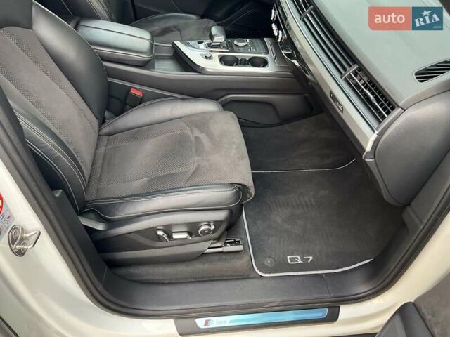 Белый Ауди Ку 7, объемом двигателя 2.97 л и пробегом 120 тыс. км за 46000 $, фото 20 на Automoto.ua