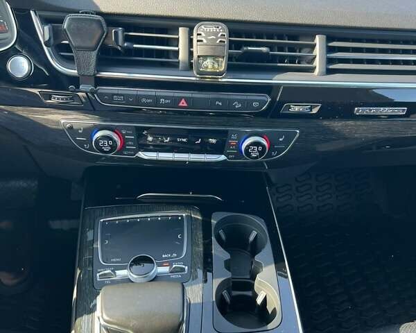 Ауді Ку 7 2018 у Києві на Automoto.ua Білий Ауді Ку 7, об'ємом двигуна 3 л та пробігом 118 тис. км за 32700 $, фото 19 на Automoto.ua