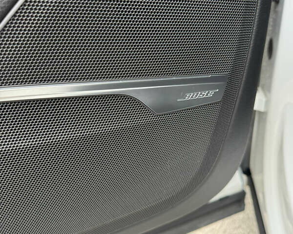 Белый Ауди Ку 7, объемом двигателя 3 л и пробегом 185 тыс. км за 33000 $, фото 11 на Automoto.ua