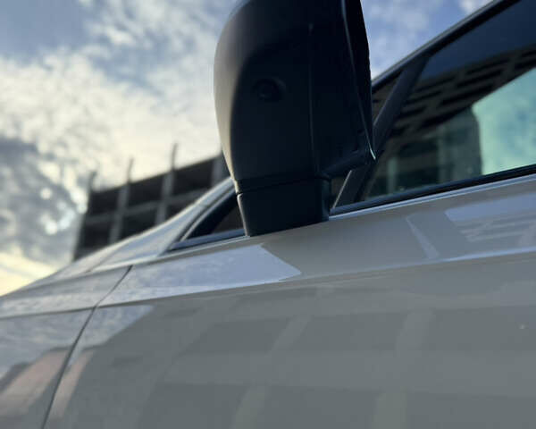 Білий Ауді Ку 7, об'ємом двигуна 1.98 л та пробігом 112 тис. км за 36800 $, фото 16 на Automoto.ua