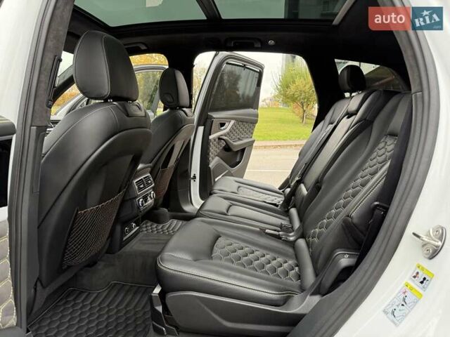Белый Ауди Ку 7, объемом двигателя 3 л и пробегом 100 тыс. км за 38800 $, фото 56 на Automoto.ua