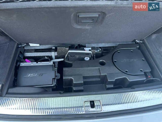 Белый Ауди Ку 7, объемом двигателя 3 л и пробегом 123 тыс. км за 37000 $, фото 16 на Automoto.ua