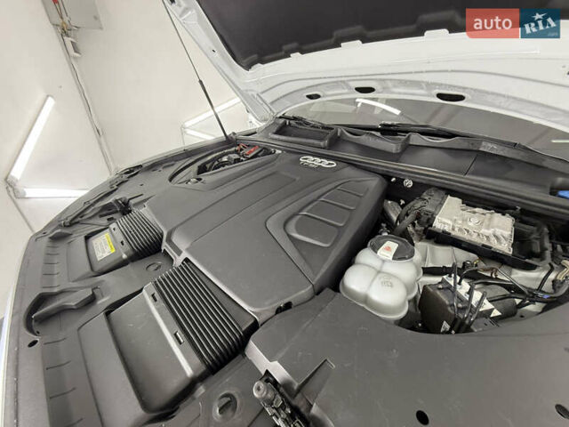 Белый Ауди Ку 7, объемом двигателя 2 л и пробегом 136 тыс. км за 25999 $, фото 80 на Automoto.ua