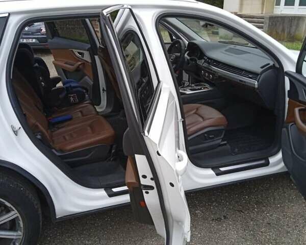 Белый Ауди Ку 7, объемом двигателя 1.98 л и пробегом 77 тыс. км за 28000 $, фото 2 на Automoto.ua
