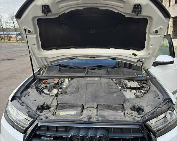 Білий Ауді Ку 7, об'ємом двигуна 1.98 л та пробігом 112 тис. км за 36800 $, фото 34 на Automoto.ua