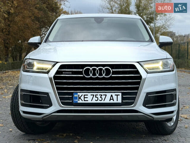 Ауді Ку 7 2018 у Кам'янське (Дніпродзержинськ) на Automoto.ua Білий Ауді Ку 7, об'ємом двигуна 3 л та пробігом 85 тис. км за 27500 $, фото 3 на Automoto.ua