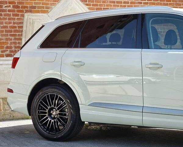 Белый Ауди Ку 7, объемом двигателя 3 л и пробегом 120 тыс. км за 33000 $, фото 4 на Automoto.ua