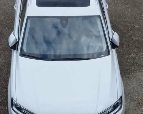 Белый Ауди Ку 7, объемом двигателя 1.98 л и пробегом 77 тыс. км за 28000 $, фото 6 на Automoto.ua