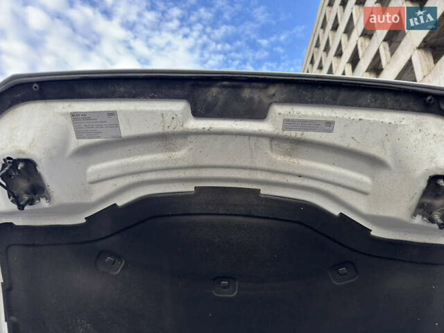 Білий Ауді Ку 7, об'ємом двигуна 1.98 л та пробігом 112 тис. км за 36800 $, фото 33 на Automoto.ua