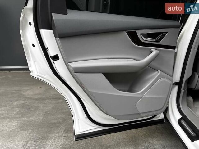 Белый Ауди Ку 7, объемом двигателя 1.98 л и пробегом 102 тыс. км за 29900 $, фото 48 на Automoto.ua