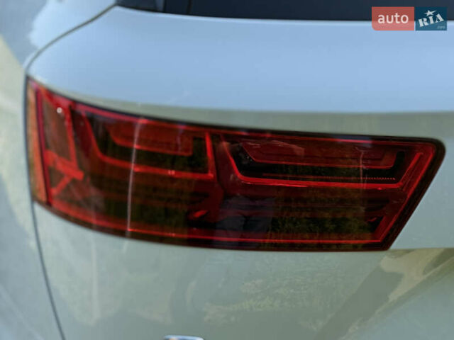 Білий Ауді Ку 7, об'ємом двигуна 3 л та пробігом 140 тис. км за 30999 $, фото 25 на Automoto.ua