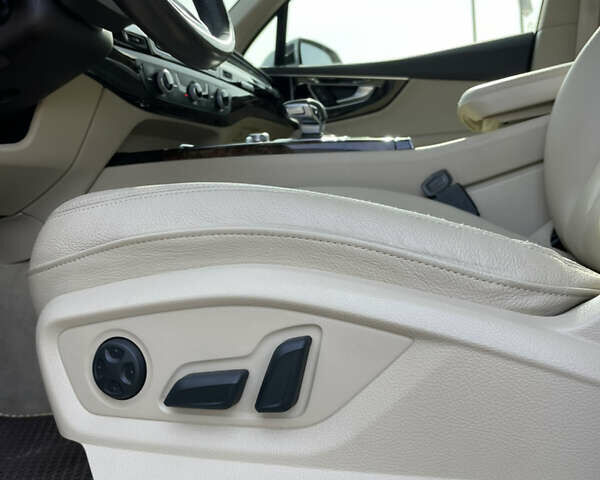 Белый Ауди Ку 7, объемом двигателя 3 л и пробегом 140 тыс. км за 33500 $, фото 34 на Automoto.ua