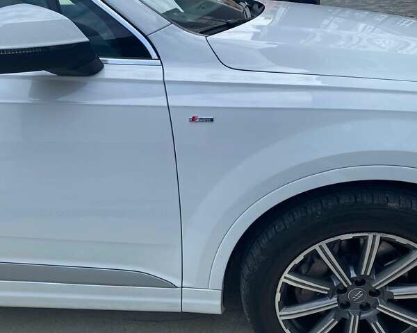 Білий Ауді Ку 7, об'ємом двигуна 3 л та пробігом 162 тис. км за 32500 $, фото 22 на Automoto.ua