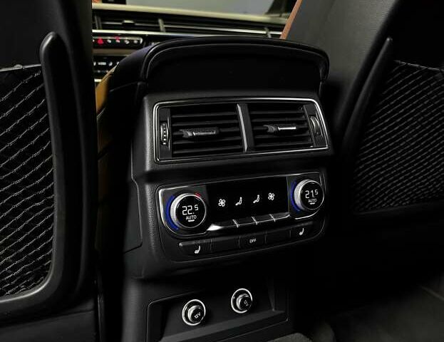 Ауді Ку 7 2018 у Києві на Automoto.ua Білий Ауді Ку 7, об'ємом двигуна 3 л та пробігом 132 тис. км за 57000 $, фото 35 на Automoto.ua