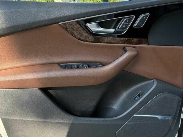 Ауді Ку 7 2018 у Києві на Automoto.ua Білий Ауді Ку 7, об'ємом двигуна 3 л та пробігом 193 тис. км за 18700 $, фото 9 на Automoto.ua