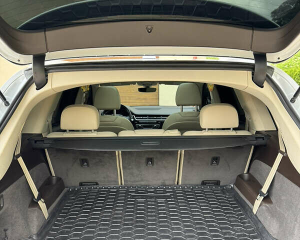 Белый Ауди Ку 7, объемом двигателя 3 л и пробегом 180 тыс. км за 38999 $, фото 12 на Automoto.ua