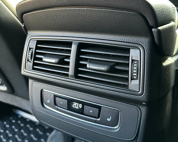 Білий Ауді Ку 7, об'ємом двигуна 2 л та пробігом 106 тис. км за 29500 $, фото 23 на Automoto.ua