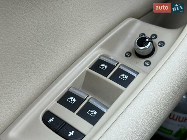 Білий Ауді Ку 7, об'ємом двигуна 3 л та пробігом 140 тис. км за 30999 $, фото 46 на Automoto.ua