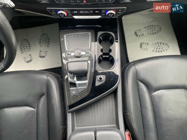 Белый Ауди Ку 7, объемом двигателя 3 л и пробегом 112 тыс. км за 35000 $, фото 22 на Automoto.ua