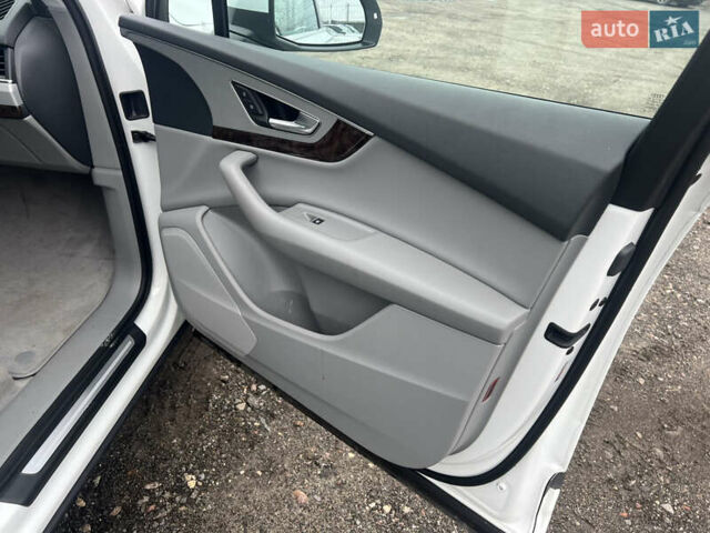 Белый Ауди Ку 7, объемом двигателя 2 л и пробегом 102 тыс. км за 26999 $, фото 13 на Automoto.ua