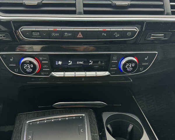 Белый Ауди Ку 7, объемом двигателя 3 л и пробегом 185 тыс. км за 33000 $, фото 21 на Automoto.ua