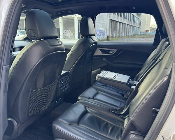 Білий Ауді Ку 7, об'ємом двигуна 1.98 л та пробігом 112 тис. км за 36800 $, фото 30 на Automoto.ua