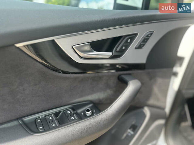 Білий Ауді Ку 7, об'ємом двигуна 2.97 л та пробігом 121 тис. км за 53700 $, фото 13 на Automoto.ua