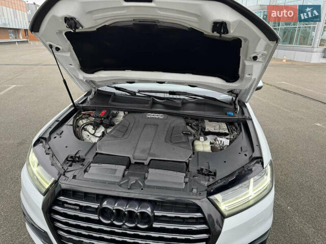 Белый Ауди Ку 7, объемом двигателя 3 л и пробегом 87 тыс. км за 32500 $, фото 36 на Automoto.ua