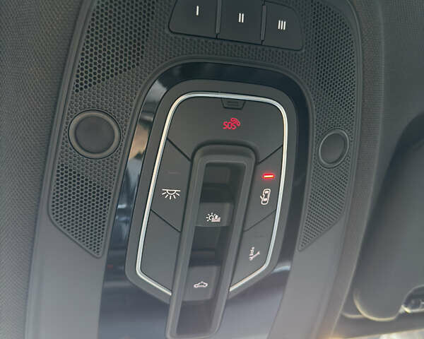 Білий Ауді Ку 7, об'ємом двигуна 1.98 л та пробігом 112 тис. км за 36800 $, фото 24 на Automoto.ua