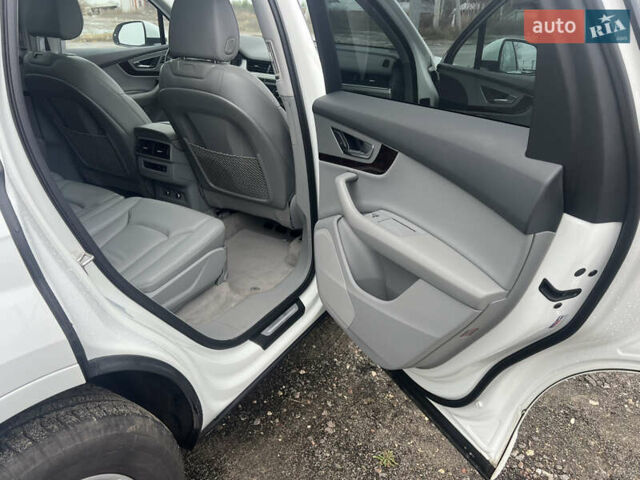 Белый Ауди Ку 7, объемом двигателя 2 л и пробегом 102 тыс. км за 26999 $, фото 15 на Automoto.ua