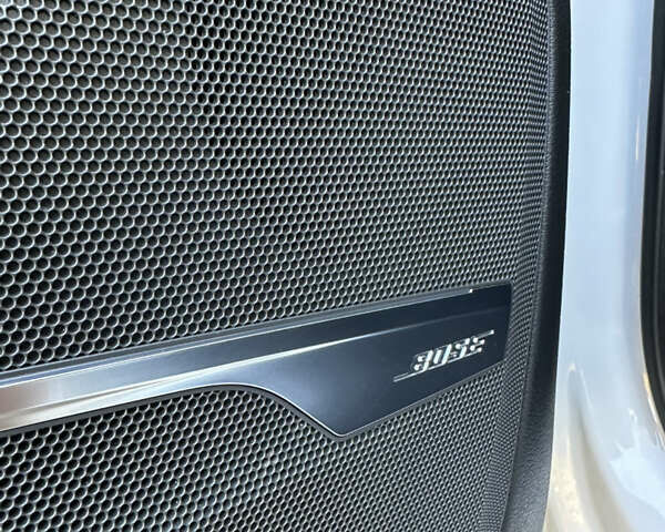 Білий Ауді Ку 7, об'ємом двигуна 2 л та пробігом 106 тис. км за 29500 $, фото 25 на Automoto.ua