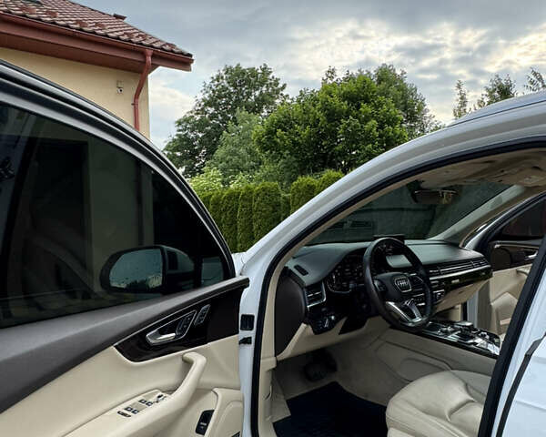 Белый Ауди Ку 7, объемом двигателя 3 л и пробегом 180 тыс. км за 38999 $, фото 6 на Automoto.ua