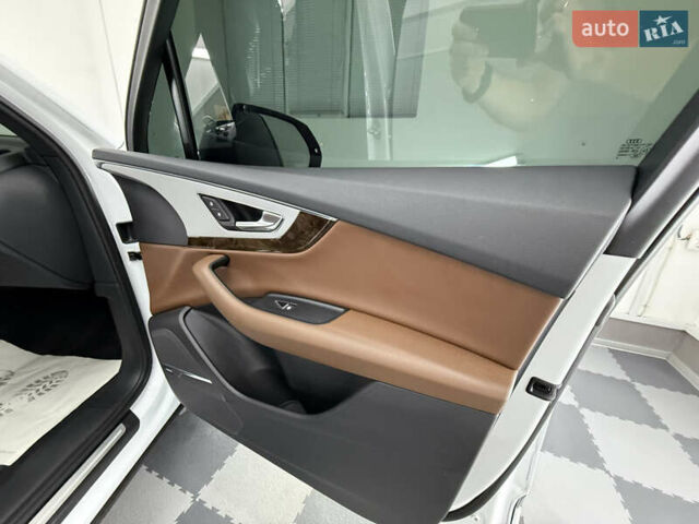 Білий Ауді Ку 7, об'ємом двигуна 2 л та пробігом 135 тис. км за 26999 $, фото 67 на Automoto.ua