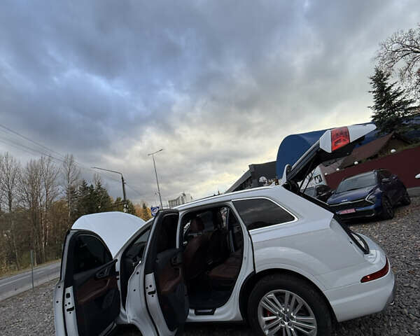 Ауди Ку 7 2018 в Трускавце на Automoto.ua Белый Ауди Ку 7, объемом двигателя 2 л и пробегом 136 тыс. км за 29599 $, фото 40 на Automoto.ua