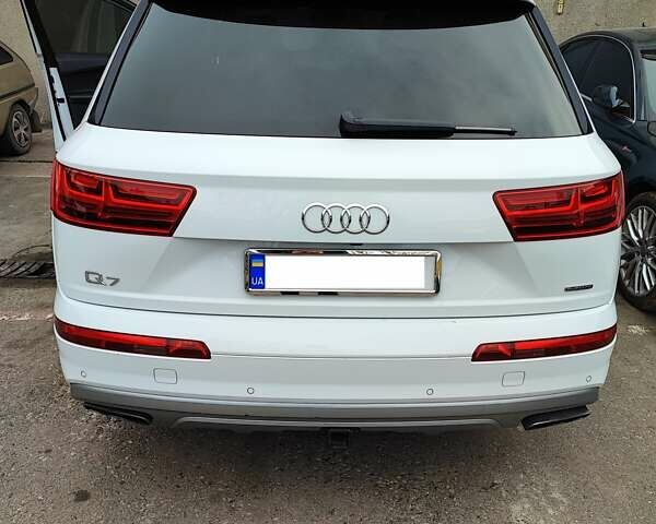 Белый Ауди Ку 7, объемом двигателя 2 л и пробегом 96 тыс. км за 44000 $, фото 3 на Automoto.ua
