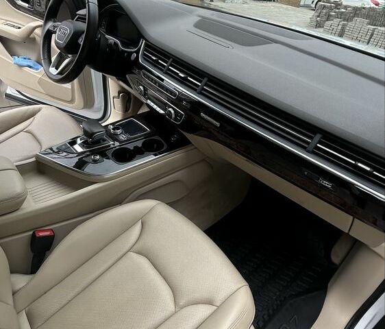 Білий Ауді Ку 7, об'ємом двигуна 3 л та пробігом 110 тис. км за 35000 $, фото 8 на Automoto.ua