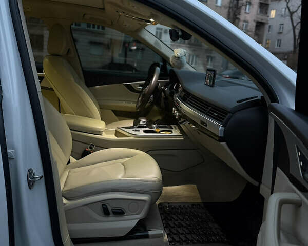 Білий Ауді Ку 7, об'ємом двигуна 1.98 л та пробігом 95 тис. км за 36000 $, фото 21 на Automoto.ua