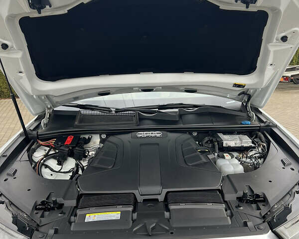 Белый Ауди Ку 7, объемом двигателя 3 л и пробегом 191 тыс. км за 23950 $, фото 31 на Automoto.ua