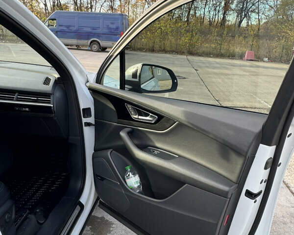 Белый Ауди Ку 7, объемом двигателя 3 л и пробегом 192 тыс. км за 28000 $, фото 15 на Automoto.ua