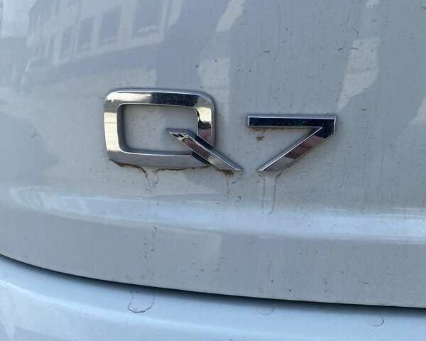 Білий Ауді Ку 7, об'ємом двигуна 3 л та пробігом 162 тис. км за 32500 $, фото 2 на Automoto.ua