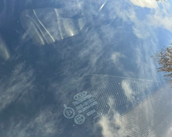 Білий Ауді Ку 7, об'ємом двигуна 2 л та пробігом 106 тис. км за 29500 $, фото 28 на Automoto.ua