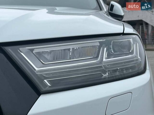 Белый Ауди Ку 7, объемом двигателя 3 л и пробегом 105 тыс. км за 31990 $, фото 6 на Automoto.ua