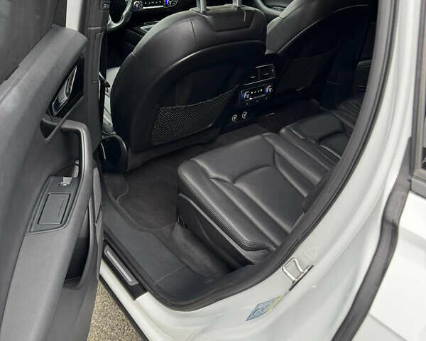 Белый Ауди Ку 7, объемом двигателя 3 л и пробегом 87 тыс. км за 32500 $, фото 17 на Automoto.ua