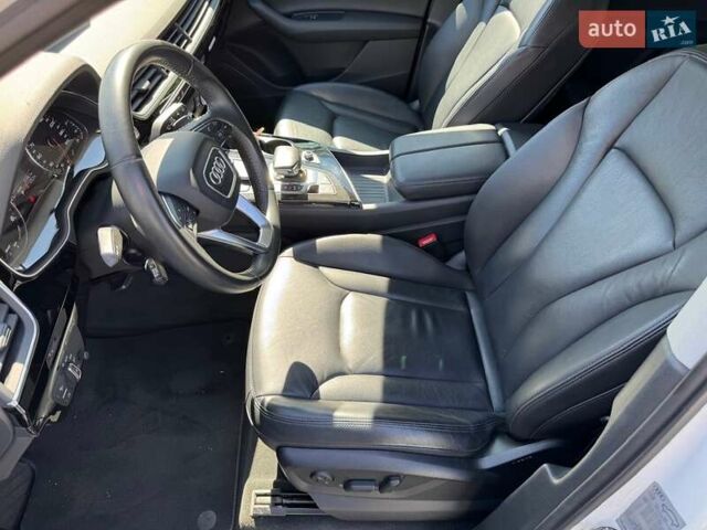 Белый Ауди Ку 7, объемом двигателя 3 л и пробегом 114 тыс. км за 41000 $, фото 25 на Automoto.ua