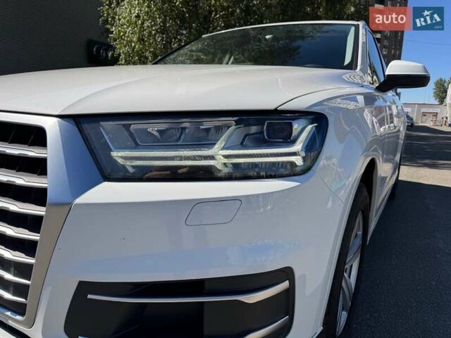 Белый Ауди Ку 7, объемом двигателя 3 л и пробегом 114 тыс. км за 41000 $, фото 1 на Automoto.ua