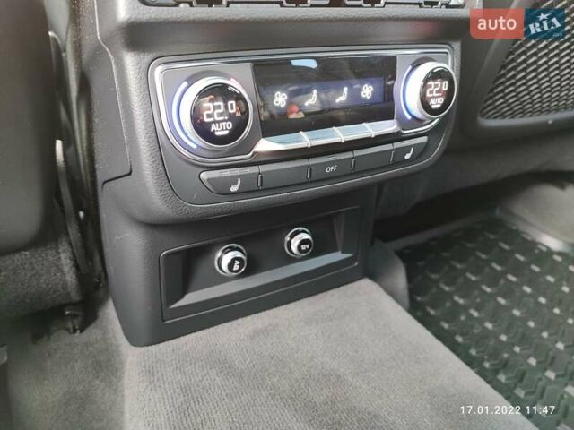 Белый Ауди Ку 7, объемом двигателя 2 л и пробегом 96 тыс. км за 44000 $, фото 25 на Automoto.ua