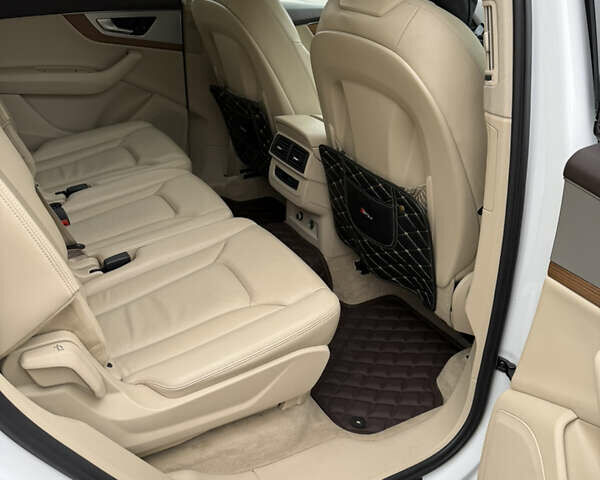 Белый Ауди Ку 7, объемом двигателя 3 л и пробегом 105 тыс. км за 33000 $, фото 4 на Automoto.ua