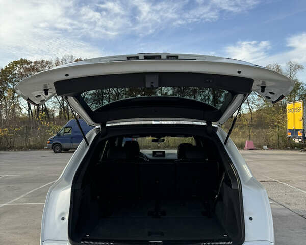 Белый Ауди Ку 7, объемом двигателя 3 л и пробегом 192 тыс. км за 28000 $, фото 20 на Automoto.ua