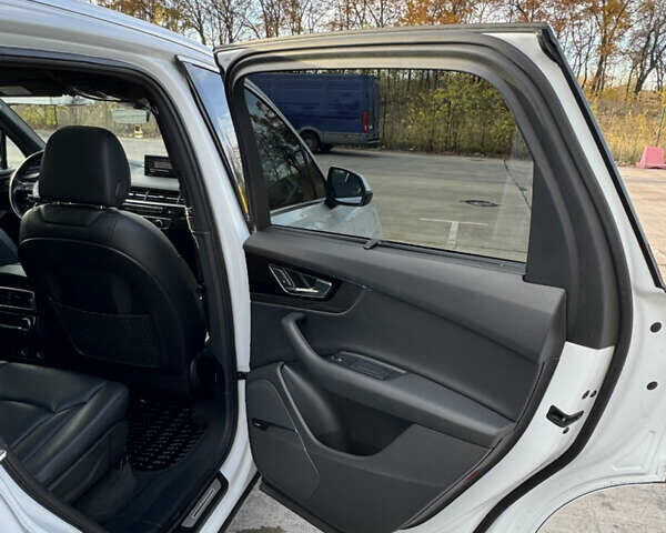 Белый Ауди Ку 7, объемом двигателя 3 л и пробегом 192 тыс. км за 28000 $, фото 18 на Automoto.ua